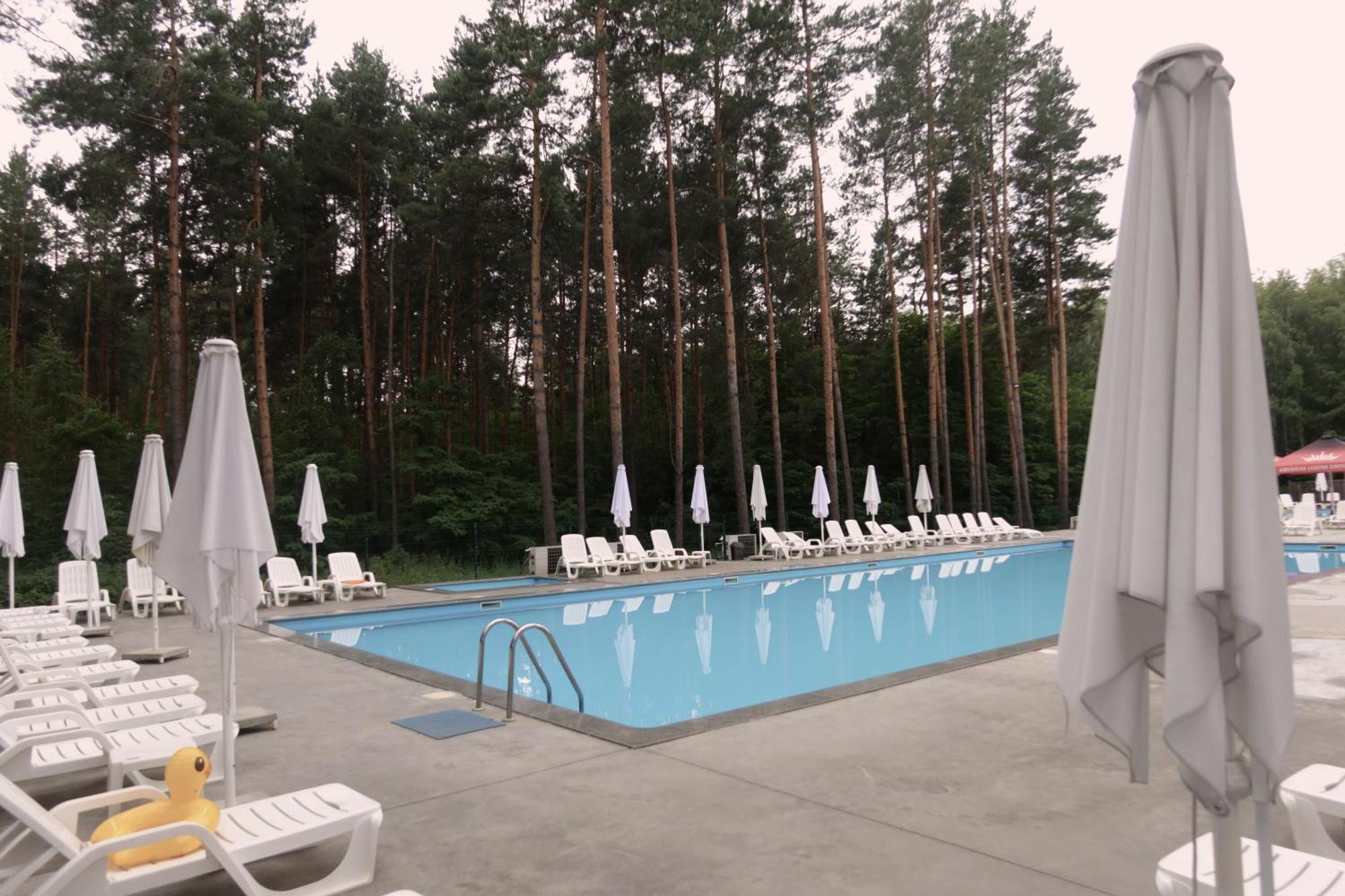 Carivka Hotel Luaran gambar