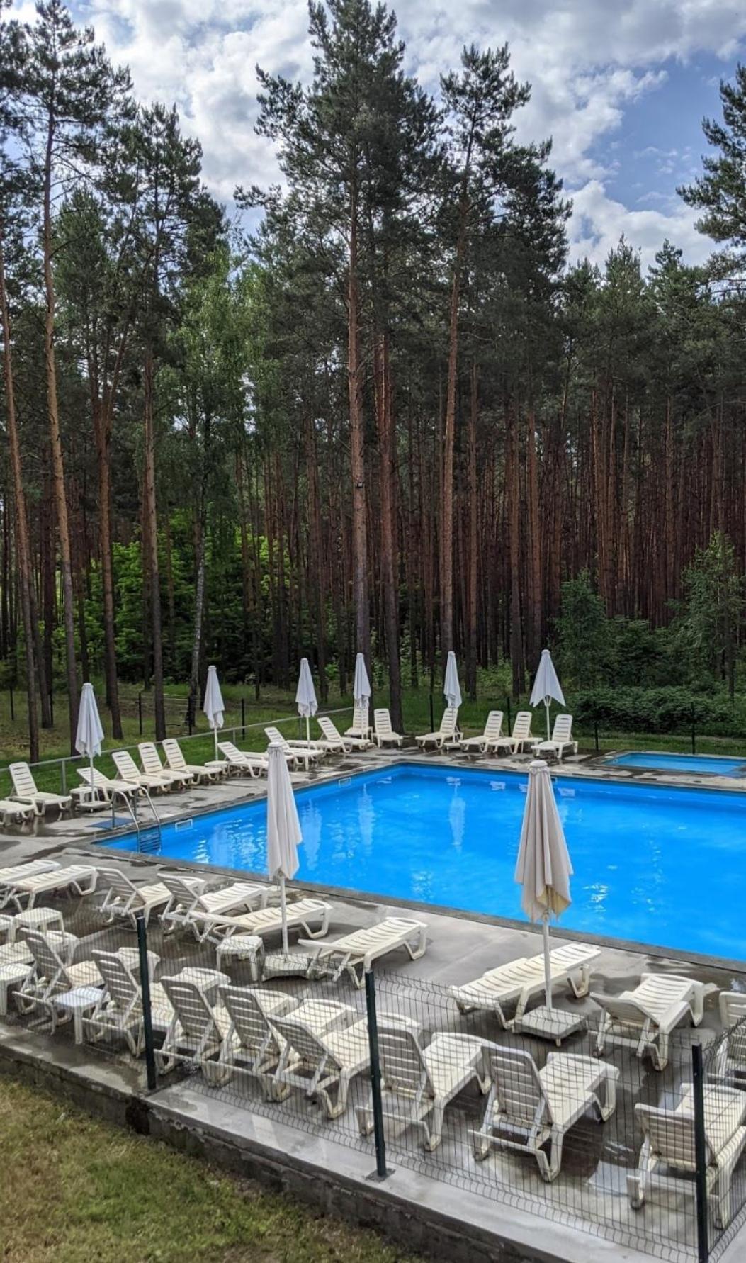 Carivka Hotel Luaran gambar