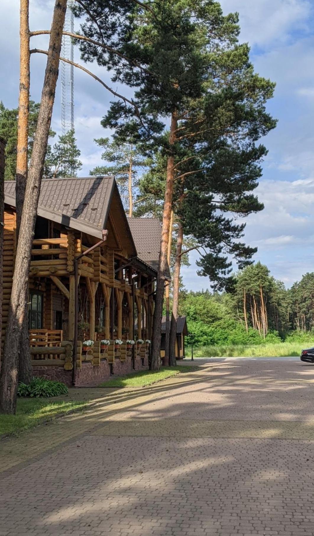 Carivka Hotel Luaran gambar