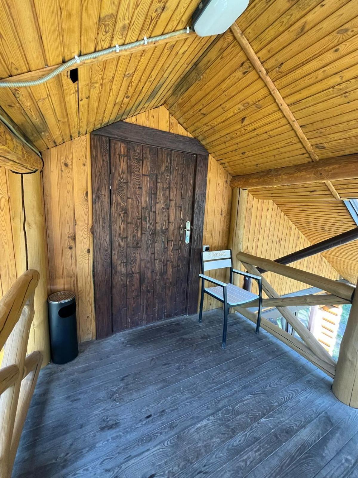 Carivka Hotel Luaran gambar
