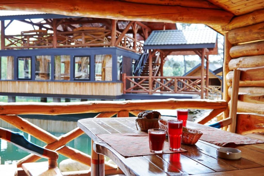 Carivka Hotel Luaran gambar